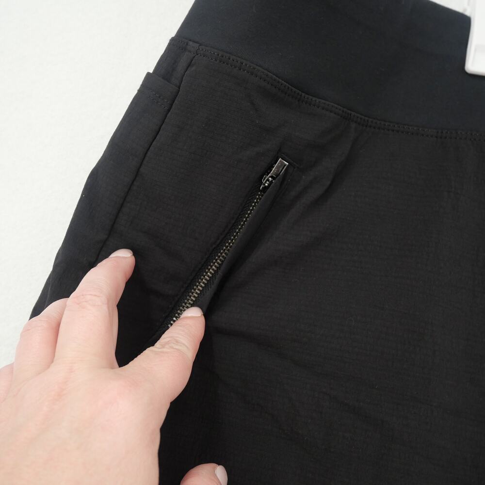 NEW Athleta Trekkie North Short Black High Rise Women's 26 4" Inseam - Picture 7 of 8